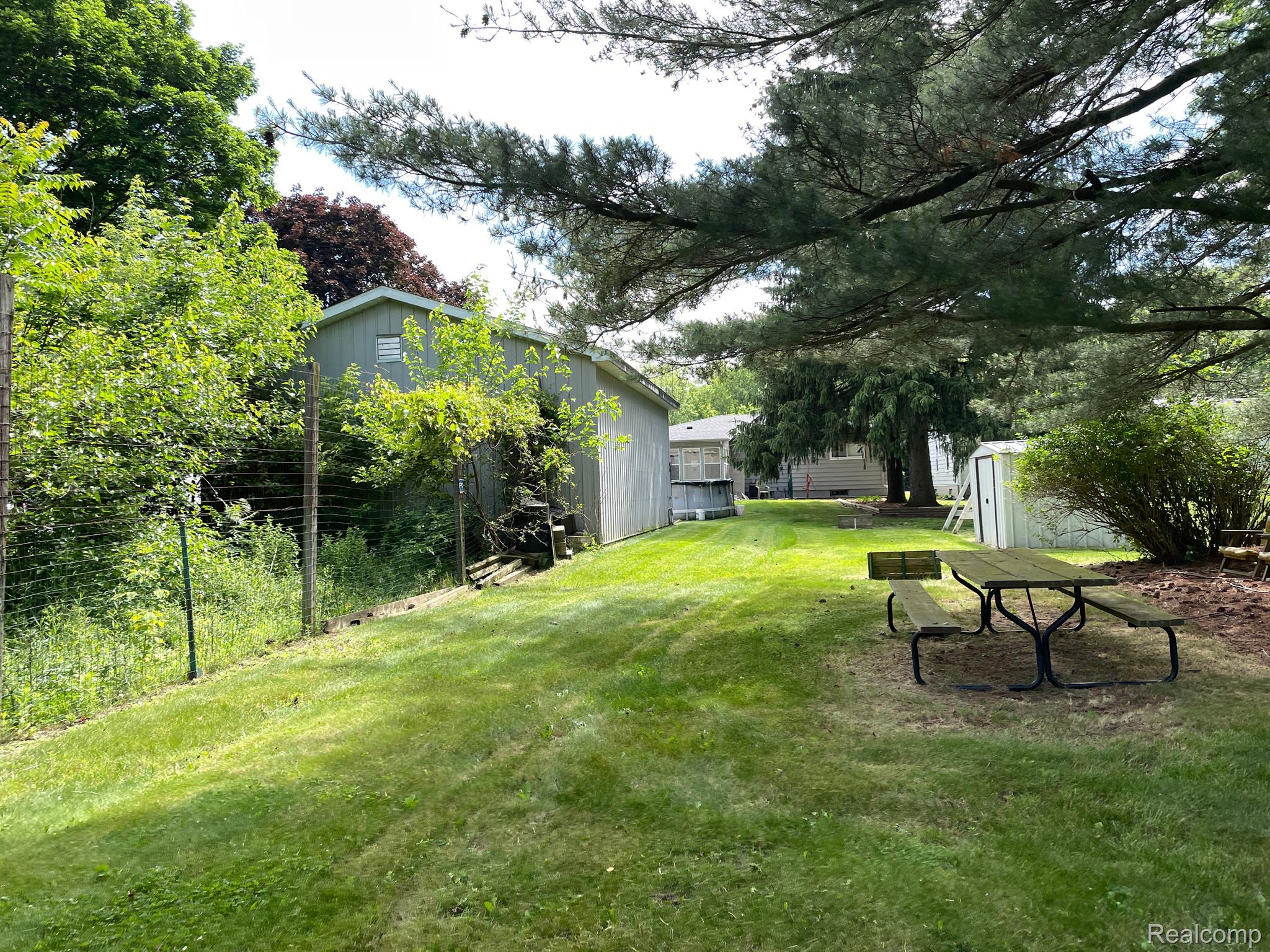 2291 Covert Road Burton, MI 48509 - Photo 3 of 12 Gallery Image 3