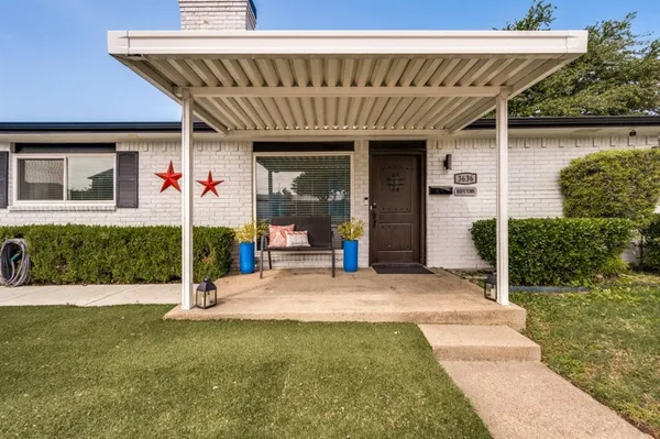 a view of a house with porch
