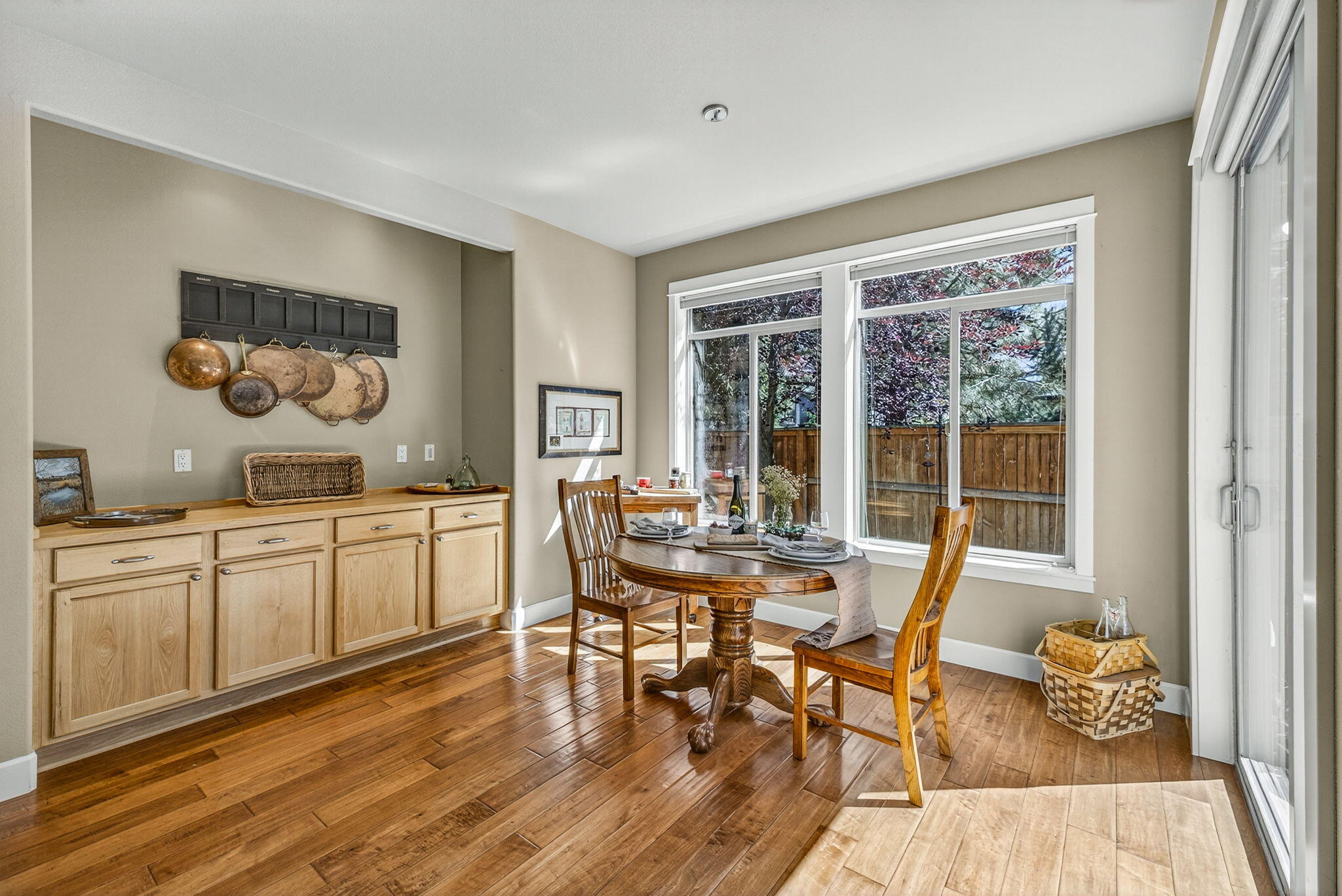 19601 Hollygrape Street Bend, OR 97702 - Photo 17 of 39 Dining Area
