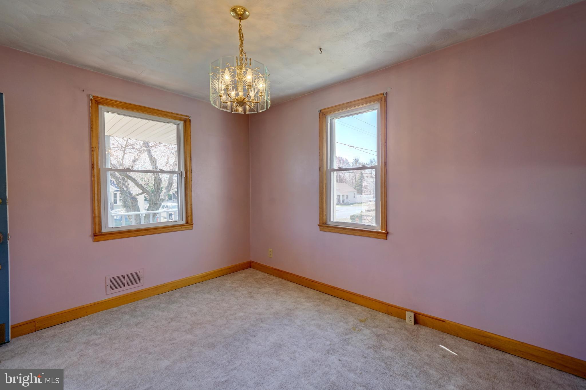 242 Carroll Road Pasadena, MD 21122 - Photo 14 of 39 Dining room