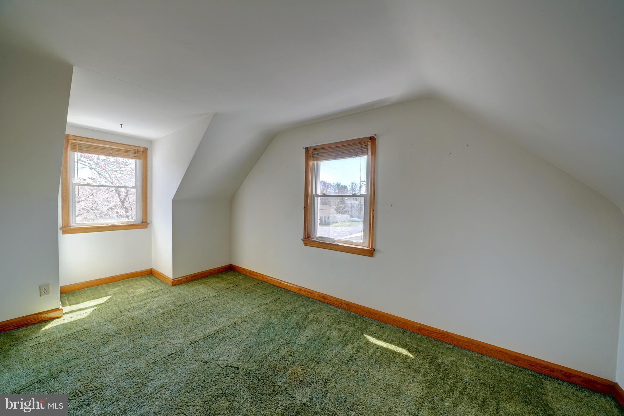 242 Carroll Road Pasadena, MD 21122 - Photo 20 of 39 Upper level bedroom