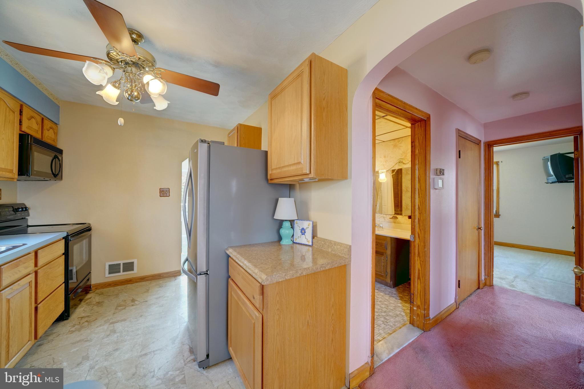 242 Carroll Road Pasadena, MD 21122 - Photo 7 of 39 Gallery Image 7
