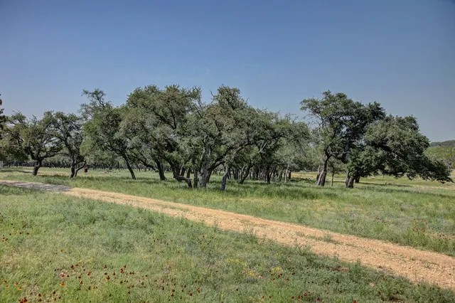 $1,350,000 | 419 Yellowstone Lane, Hunt, TX 78024