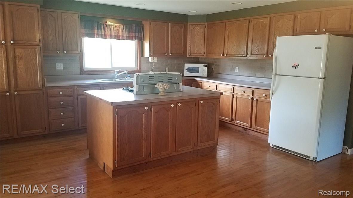 12307 Demond Road Gaines, MI 48436 - Photo 6 of 19 20171003_104932(1).jpg