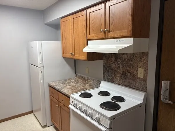 $1,185 | 904 East Milwaukee Avenue, Storm Lake, IA 50588