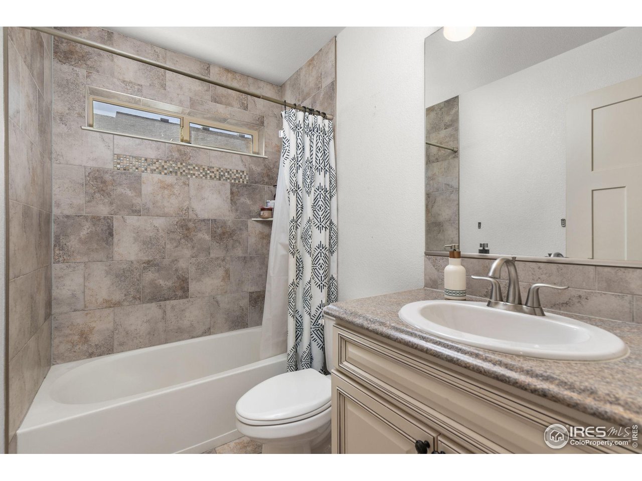 6314 West 14th St Road Greeley, CO 80634 - Photo 8 of 40 Upstairs Second Bath