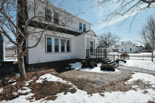 $397,000 | 621 1st Avenue Southeast, Pine Island, MN 55963