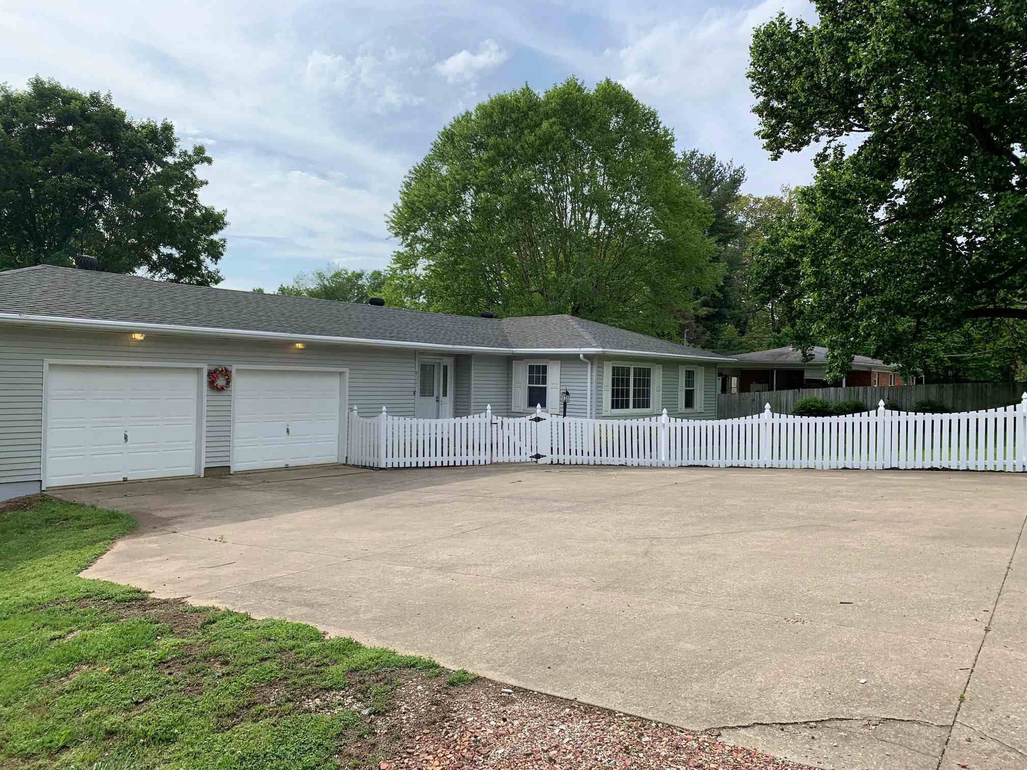 6577 Yankeetown Road Newburgh, IN 47630 - Photo 1 of 36 Gallery Image 1