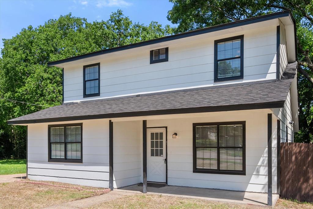 1312 East Collin Street Corsicana, TX 75110 - Photo 6 of 24 front view of a house