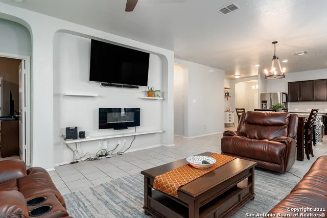 $1,600 | 507 Sage Thrasher, San Antonio, TX 78253