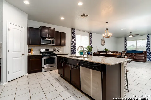 $1,600 | 507 Sage Thrasher, San Antonio, TX 78253