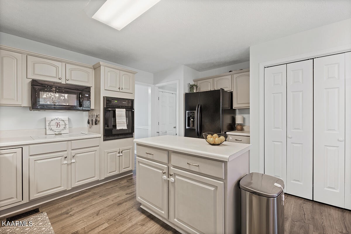 8949 Maple Ridge Lane Knoxville, TN 37923 - Photo 12 of 40 Gallery Image 12