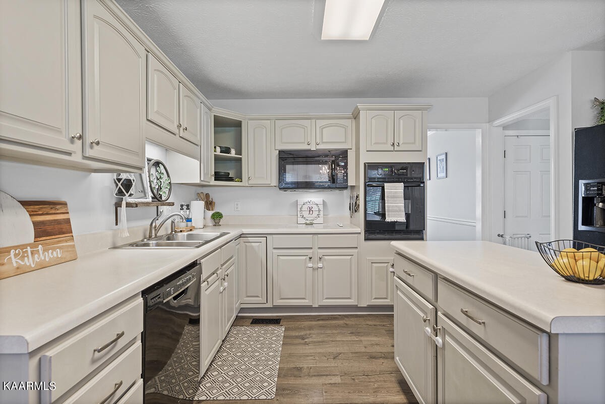 8949 Maple Ridge Lane Knoxville, TN 37923 - Photo 14 of 40 Gallery Image 14