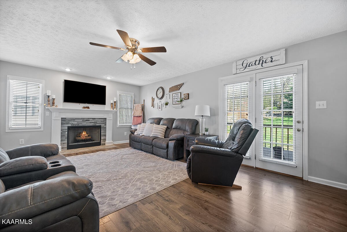 8949 Maple Ridge Lane Knoxville, TN 37923 - Photo 17 of 40 Gallery Image 17