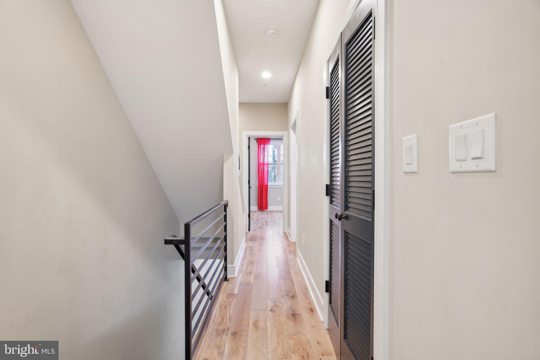 518 Mercy Street Philadelphia, PA 19148 - Photo 42 of 50 Inviting hallway with modern charm.