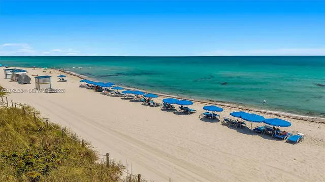 $4,100 | 6365 Collins Avenue, Unit 2711, Miami Beach, FL 33141