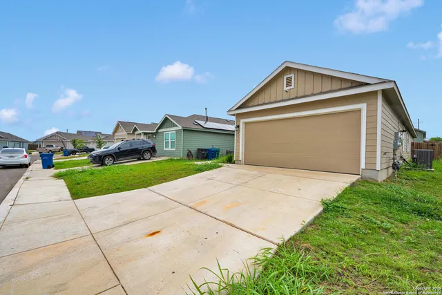 $1,600 | 426 De Herrera, San Antonio, TX 78220