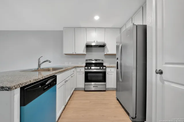 $1,600 | 426 De Herrera, San Antonio, TX 78220