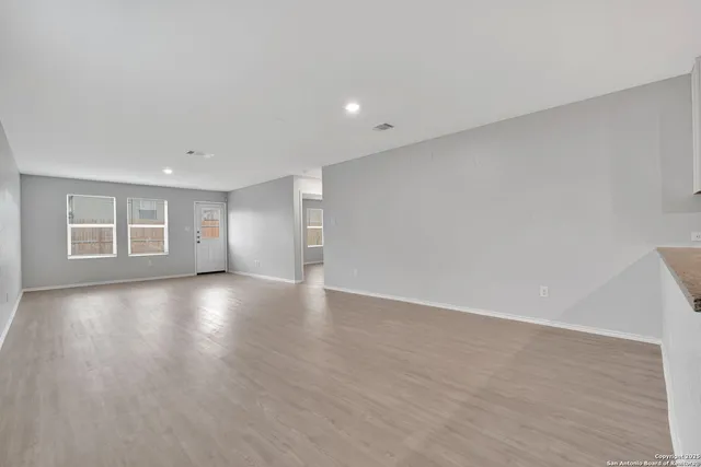 $1,600 | 426 De Herrera, San Antonio, TX 78220