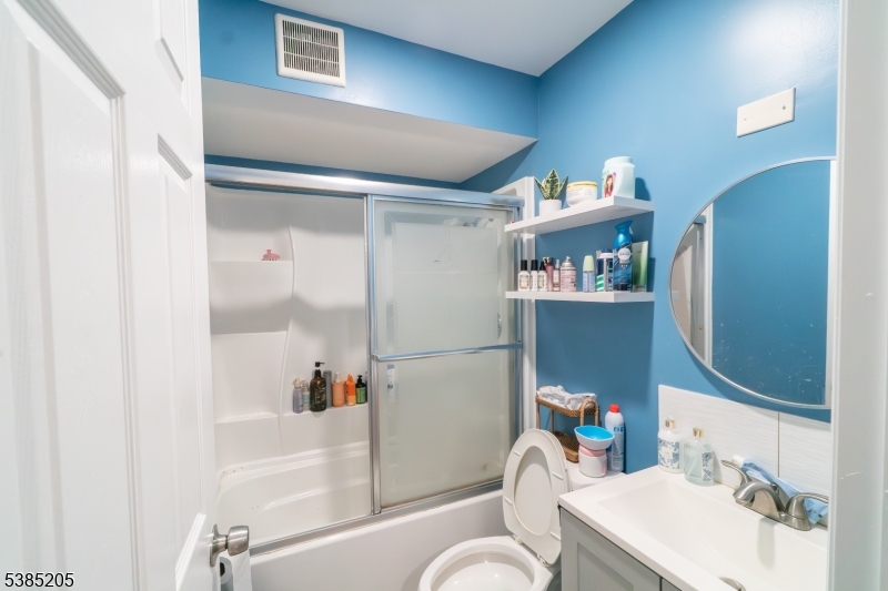 116 Greene Avenue Middlesex, NJ 08846 - Photo 15 of 33