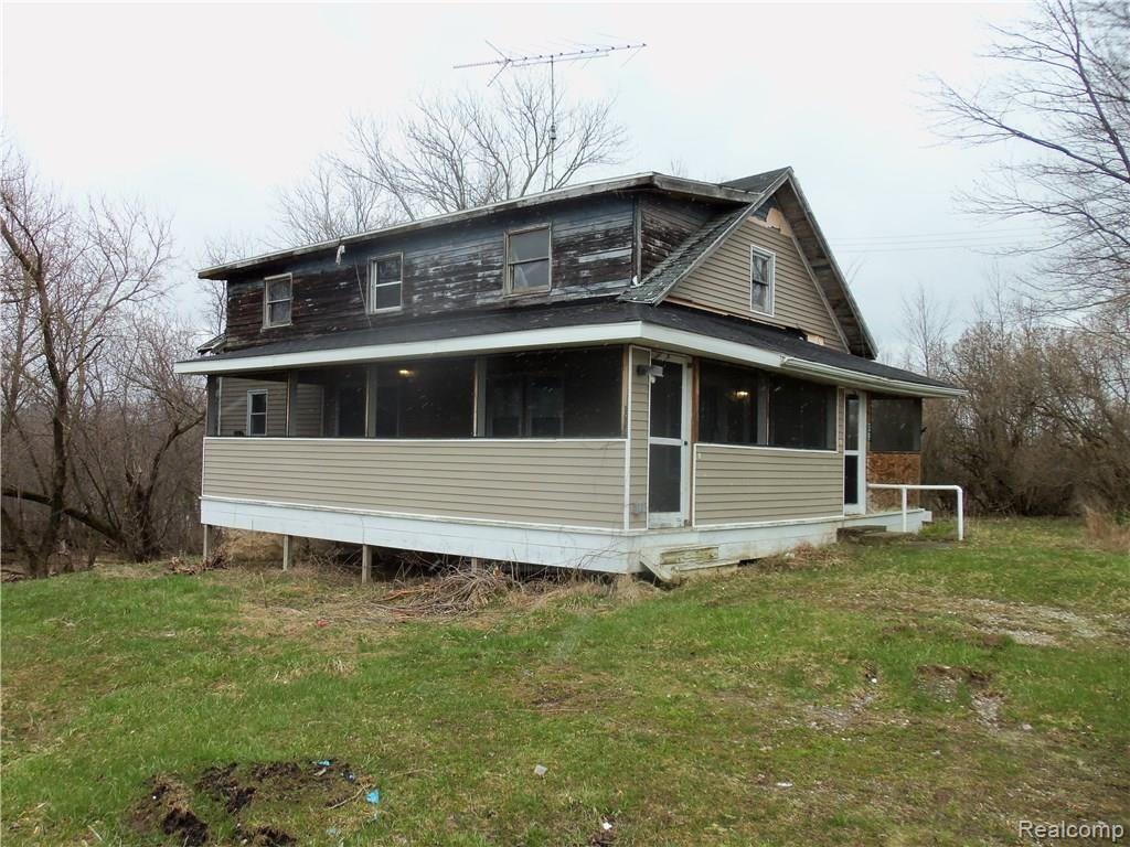 392 Harsen Road Lapeer, MI 48446 - Photo 2 of 14 100_2462.JPG