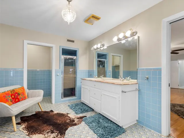 $699,900 | 705 Whitehead Street, Smithville, TX 78957