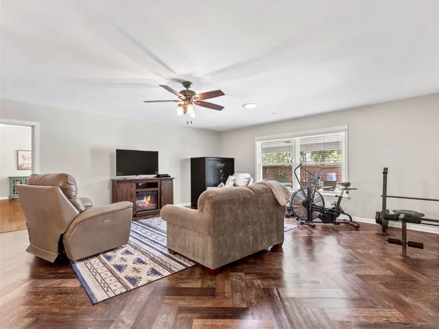 $699,900 | 705 Whitehead Street, Smithville, TX 78957