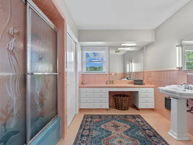 $699,900 | 705 Whitehead Street, Smithville, TX 78957