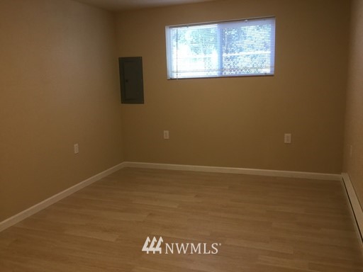 801 Pecks Drive, Unit B Everett, WA 98203 - Photo 4 of 6