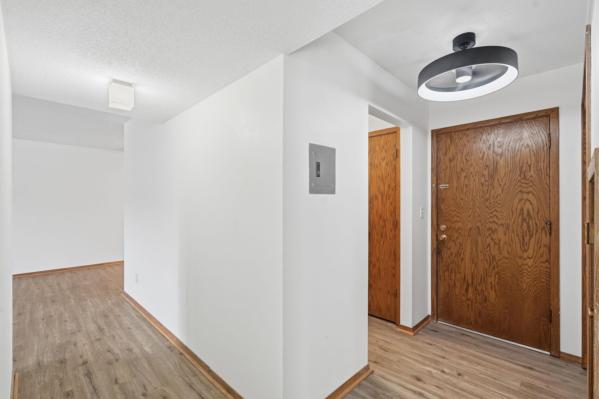 2200 Midland Grove Road, Unit 210 Roseville, MN 55113 - Photo 5 of 28