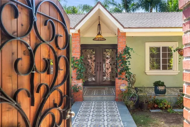 $6,000 | 13936 West Magnolia Boulevard, Sherman Oaks, CA 91423