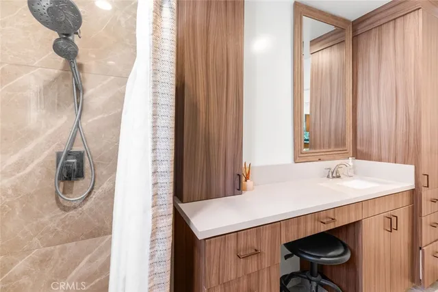 $6,000 | 13936 West Magnolia Boulevard, Sherman Oaks, CA 91423