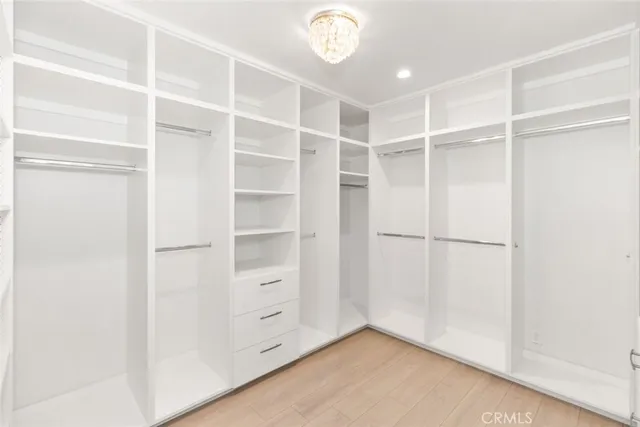 $6,000 | 13936 West Magnolia Boulevard, Sherman Oaks, CA 91423