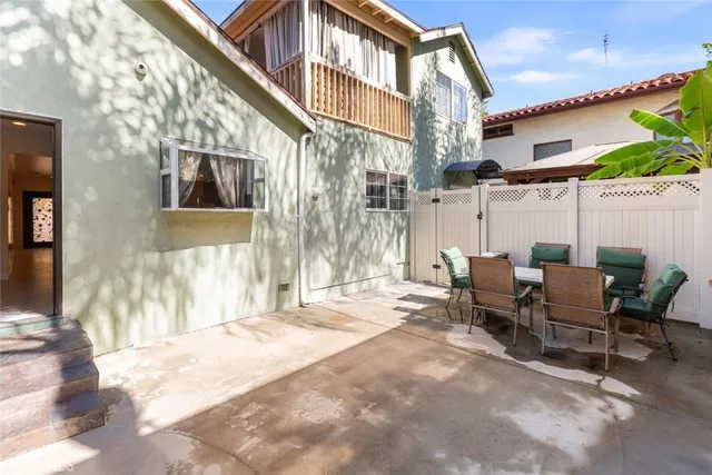 $6,000 | 13936 West Magnolia Boulevard, Sherman Oaks, CA 91423