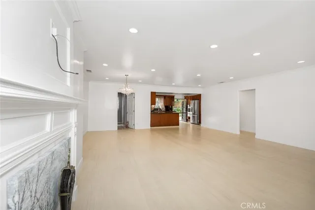 $6,000 | 13936 West Magnolia Boulevard, Sherman Oaks, CA 91423