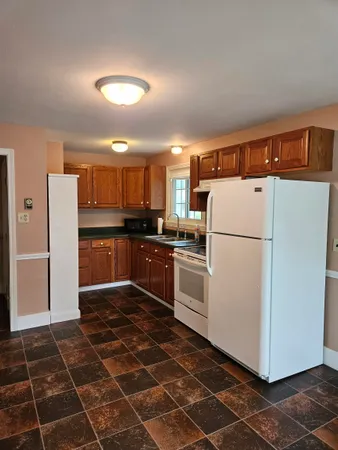 $2,200 | 43 Parklane Road, Hampstead, NH 03841