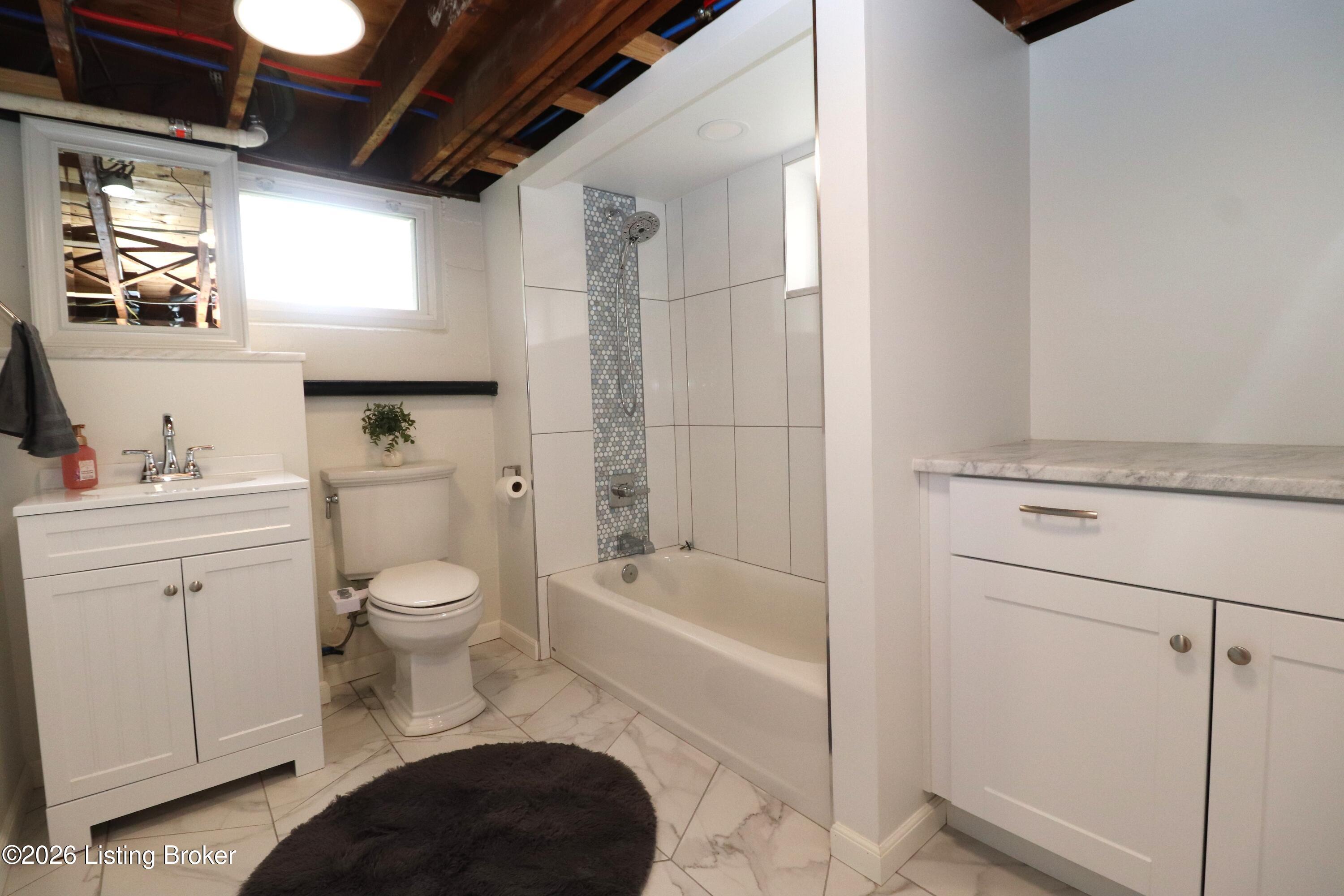 5410 Layne Road Louisville, KY 40219 - Photo 19 of 32 Bath 2a