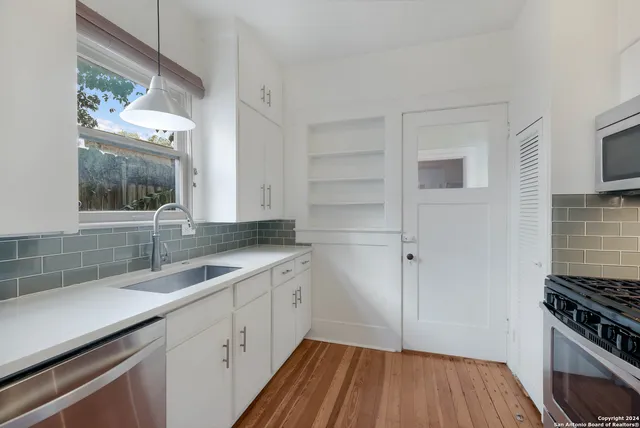 $1,850 | 121 West Woodlawn Avenue, Unit 1, San Antonio, TX 78212