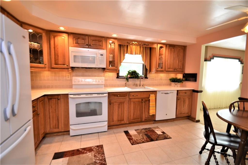 377 Golden Grove Road Baden, PA 15005 - Photo 2 of 25
