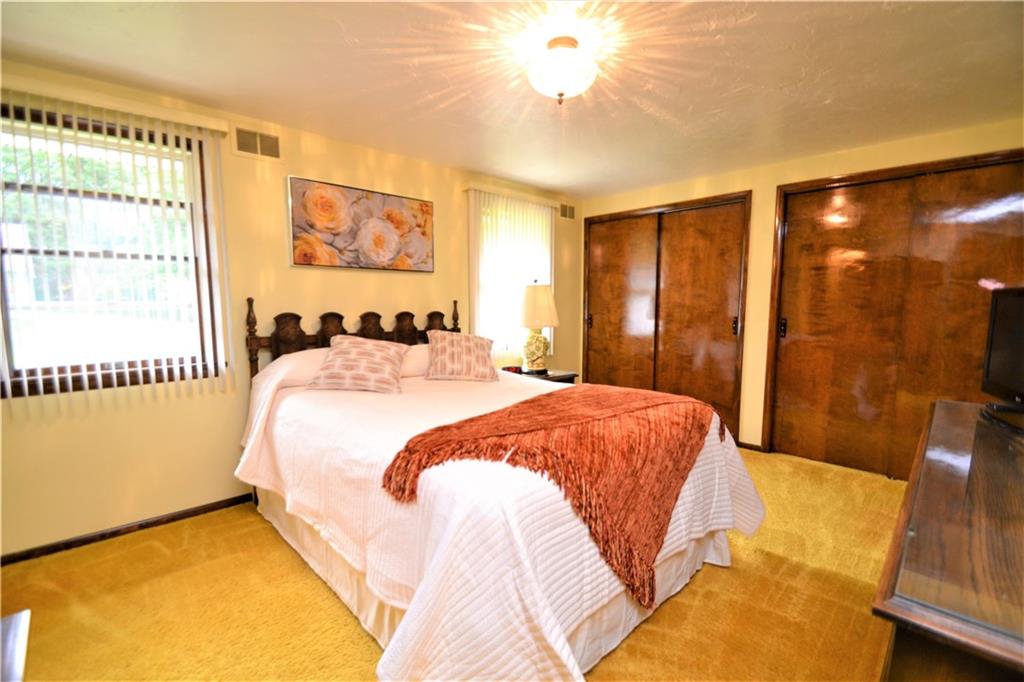 377 Golden Grove Road Baden, PA 15005 - Photo 11 of 25