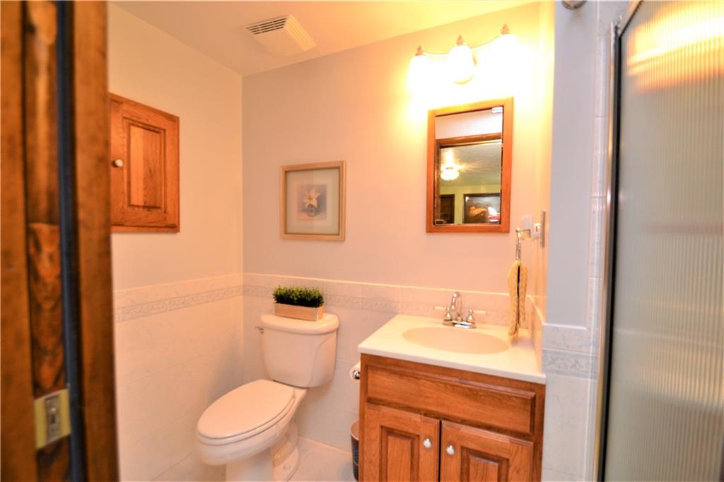 377 Golden Grove Road Baden, PA 15005 - Photo 12 of 25