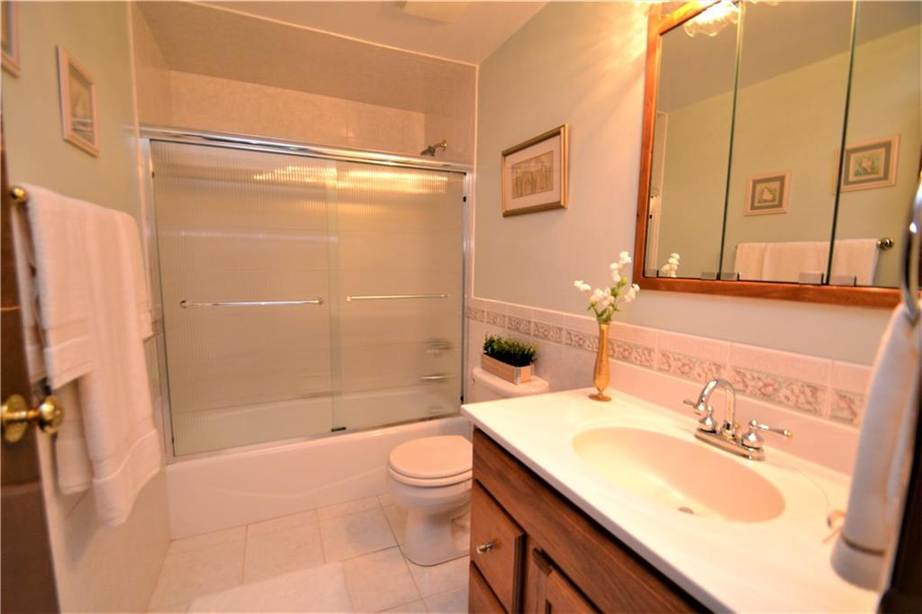 377 Golden Grove Road Baden, PA 15005 - Photo 13 of 25