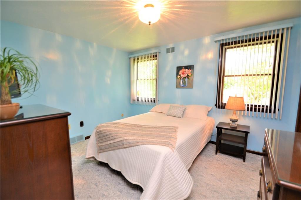377 Golden Grove Road Baden, PA 15005 - Photo 14 of 25