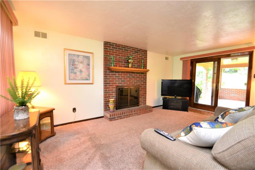 377 Golden Grove Road Baden, PA 15005 - Photo 4 of 25