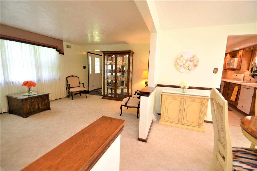377 Golden Grove Road Baden, PA 15005 - Photo 8 of 25