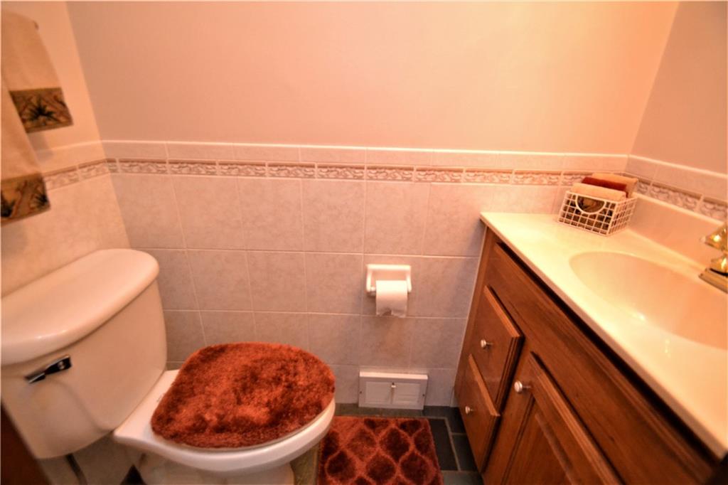 377 Golden Grove Road Baden, PA 15005 - Photo 10 of 25