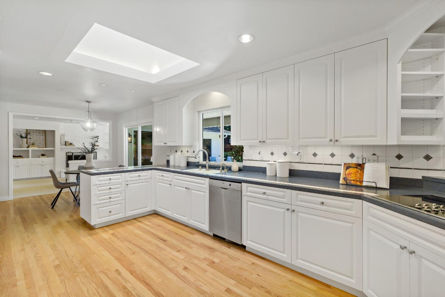 869 Terrace Drive Los Altos, CA 94024 - Photo 26 of 86