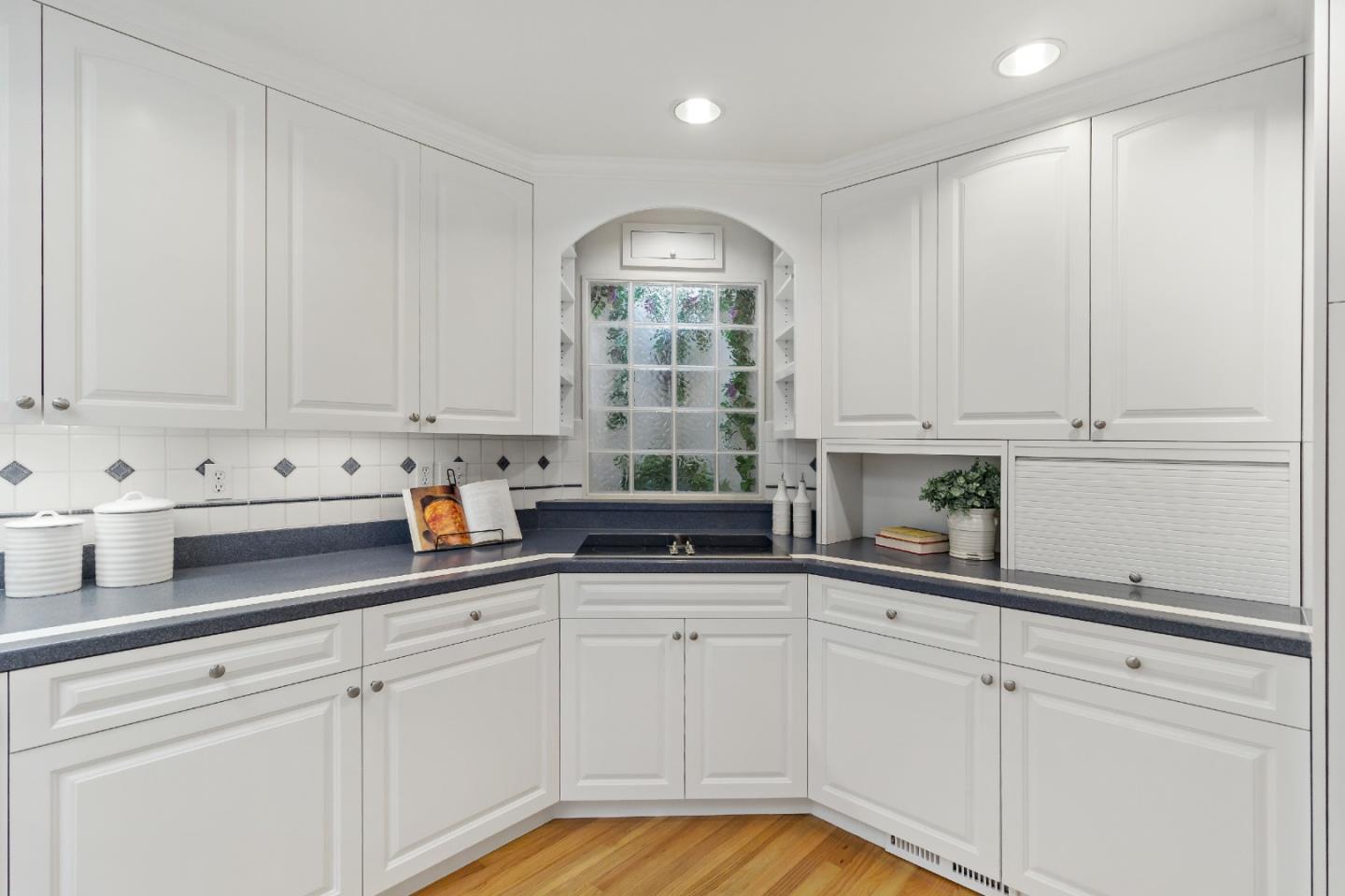 869 Terrace Drive Los Altos, CA 94024 - Photo 27 of 86