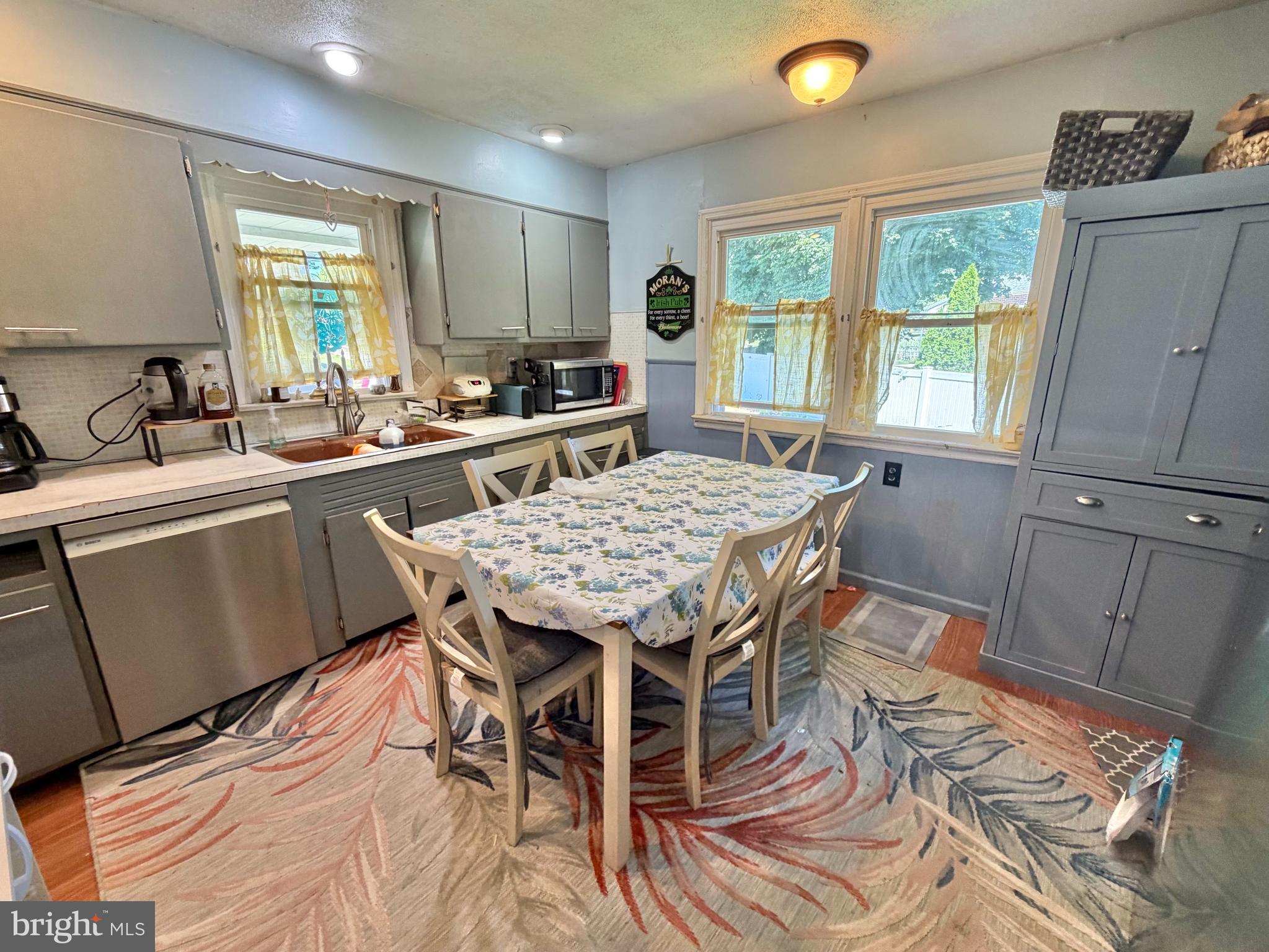 130 Kinsman Road Florence, NJ 08518 - Photo 8 of 36 Kitchen