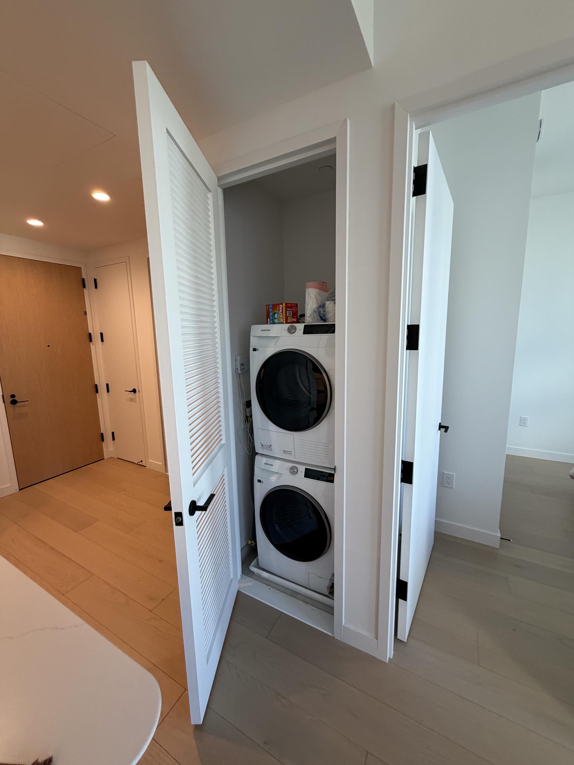 480 Kent Avenue, Unit 16D Brooklyn, NY 11249 - Photo 7 of 10